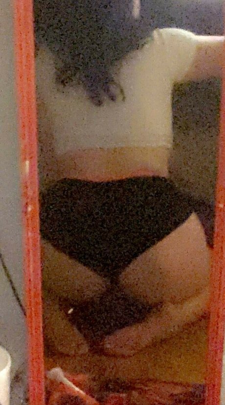 toiletseatshawty model hot gallery