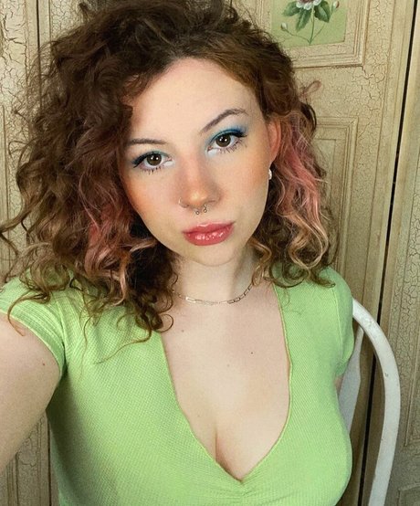 Kendi Ken ASMR model pretty img