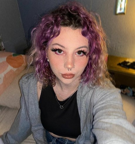 Kendi Ken ASMR xxx model picture