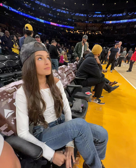 shemale handjob onlyfans beautiful picture