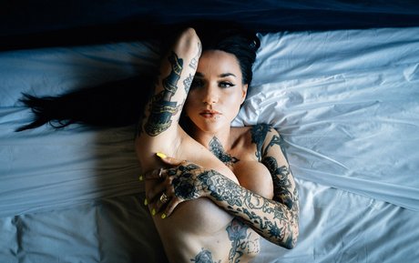 Meredith Devine model free photos