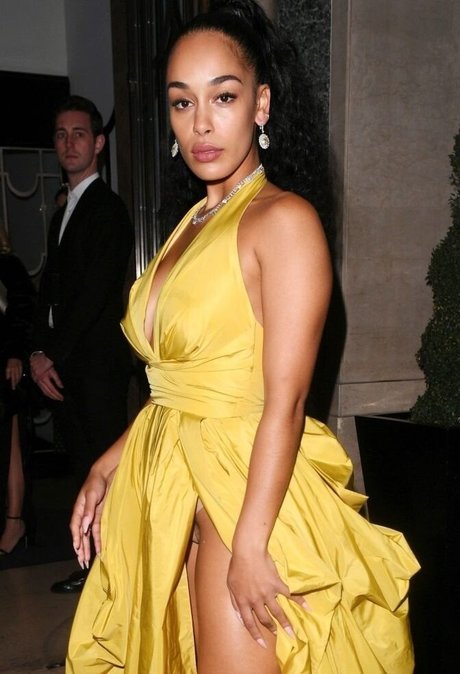 Jorja Smith perfect star images