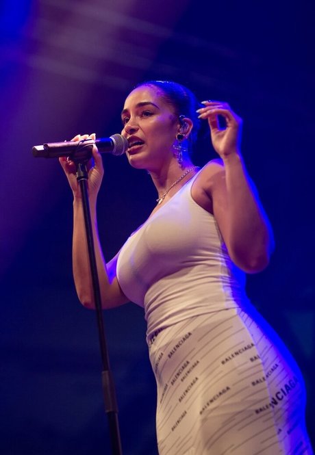 Jorja Smith model pornographic images