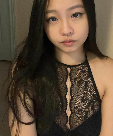 queenbaddii model pornographic picture