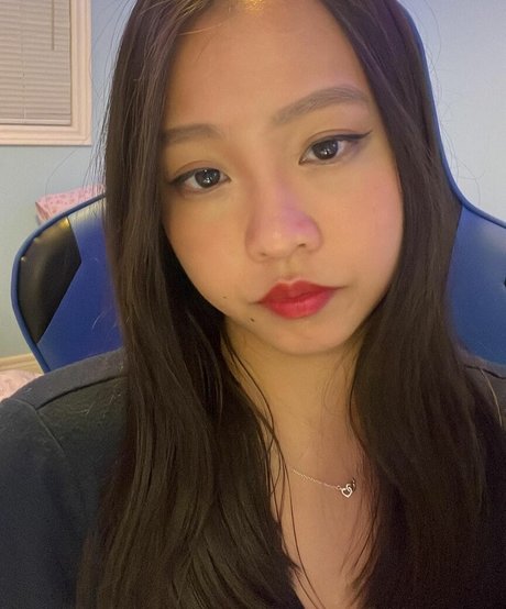 queenbaddii exclusive star pics