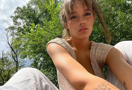 wellbeingwithabigail pretty pornstar photos