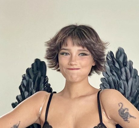 wellbeingwithabigail pornstar sexy img