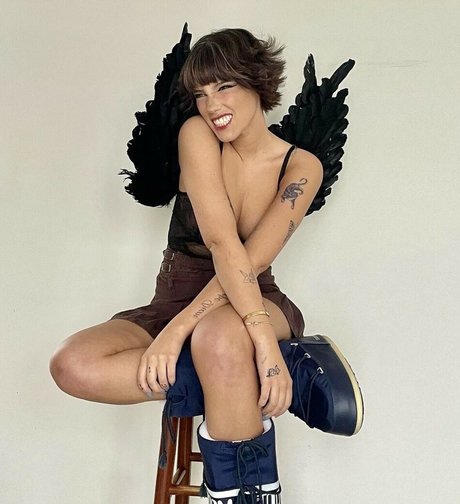 wellbeingwithabigail pornstar photos