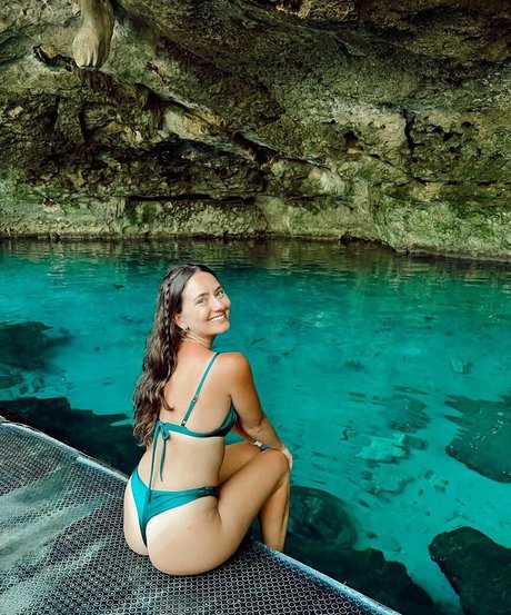 Camila Bonatelli pornstar nude photo