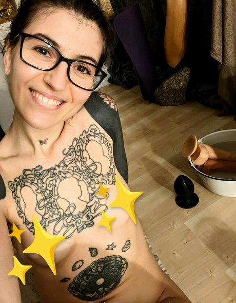 nataliewinz pornstar nude image