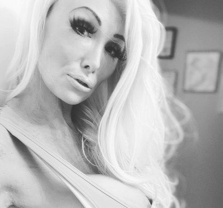 Kacey Diamonds porn star pic