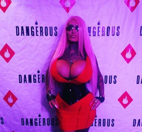 Kacey Diamonds pretty model gallery