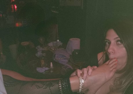 veganfootqueen model sexy image