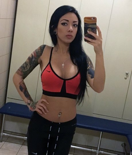 Valentina Ryabova erotic pornstar img