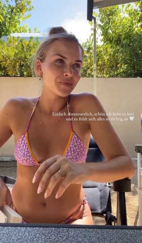 two onlyfans free nude image