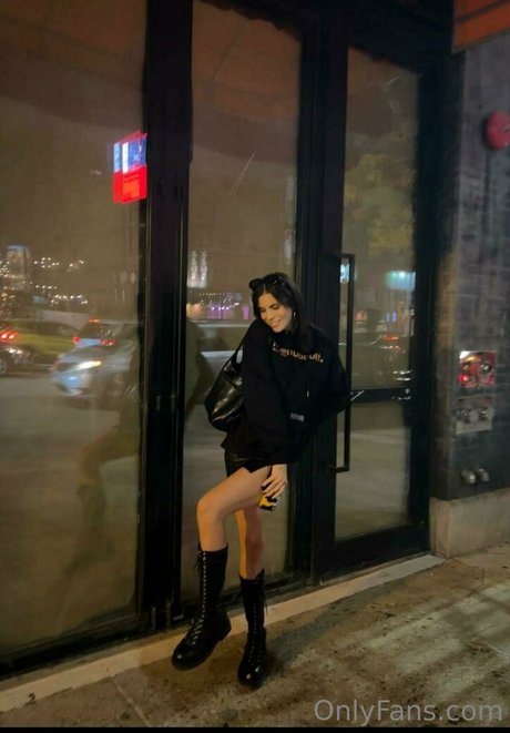 milf wife onlyfans naked picture