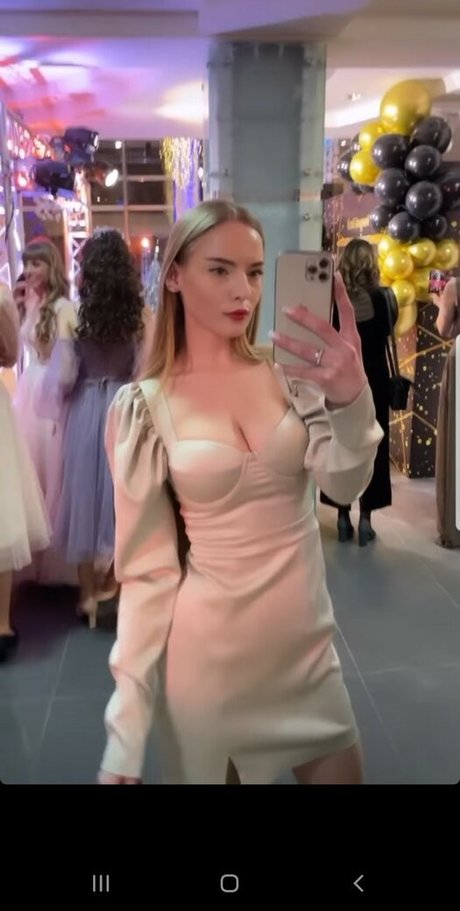 Oksana Neveselaya model free pics