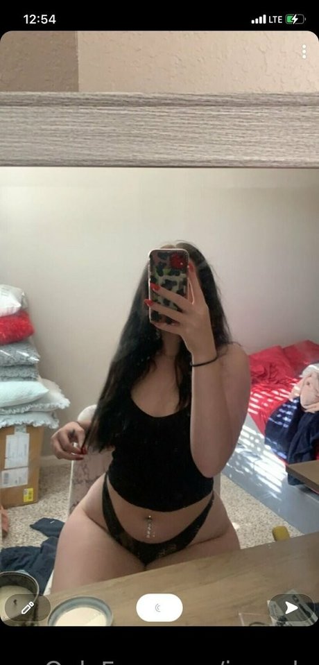 exclusive onlyfans pornographic pictures