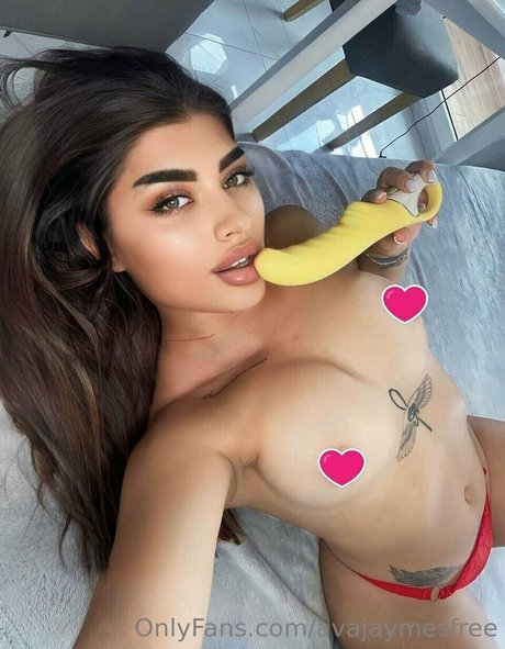 avajaymesfree model high quality pic