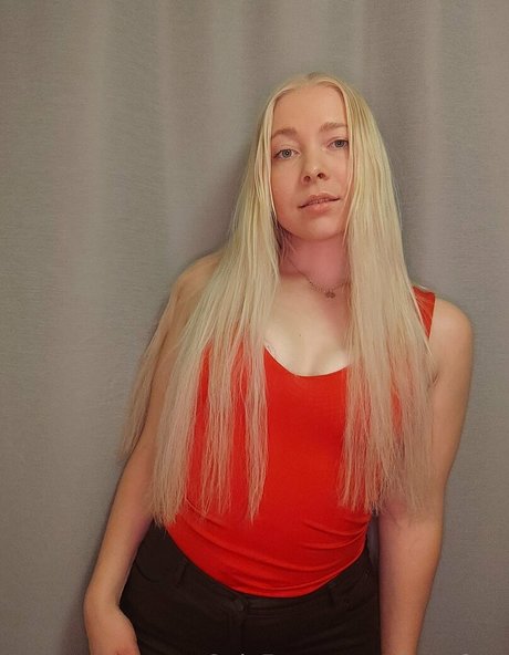 alora free porn actress photos