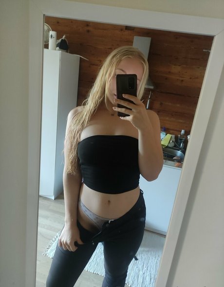 alora free art model image