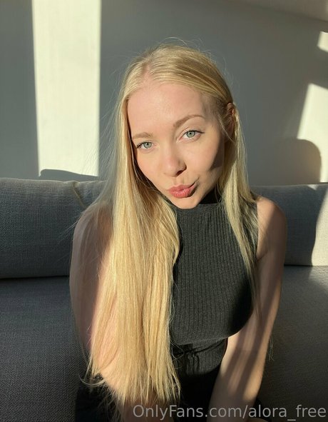 alora free sexy model picture