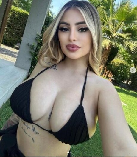 uxiathierry star adult pics