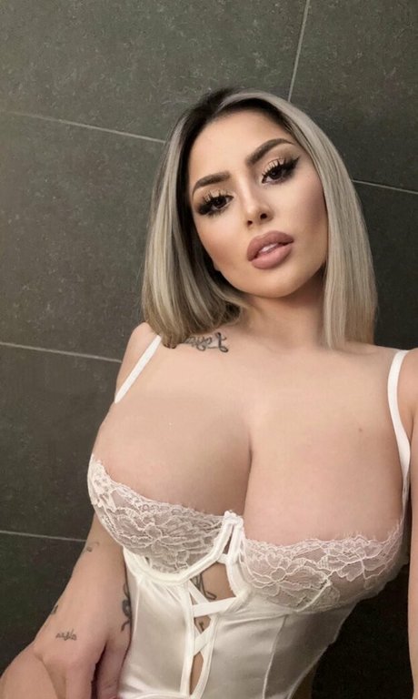 uxiathierry hot pornstar picture