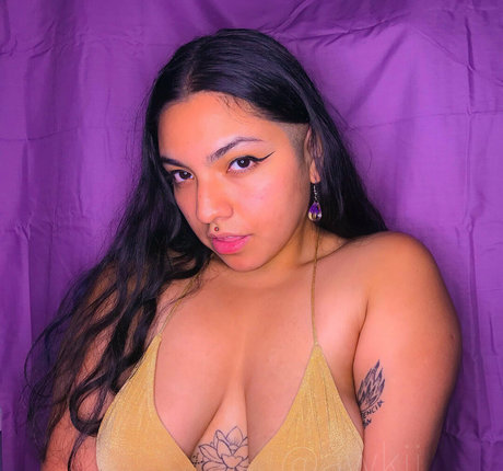 awkan free model pics