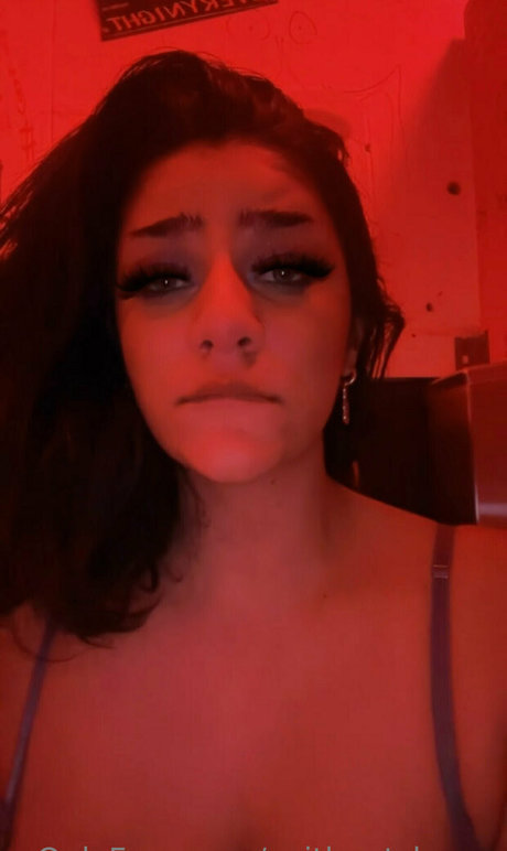 vvithoutshame nudes actress pic