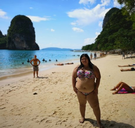 ameenachubbycutie beautiful pornstar photo