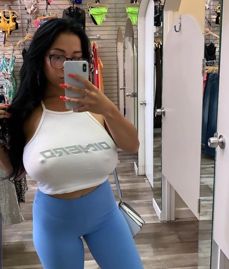 lizzywurst exclusive model images