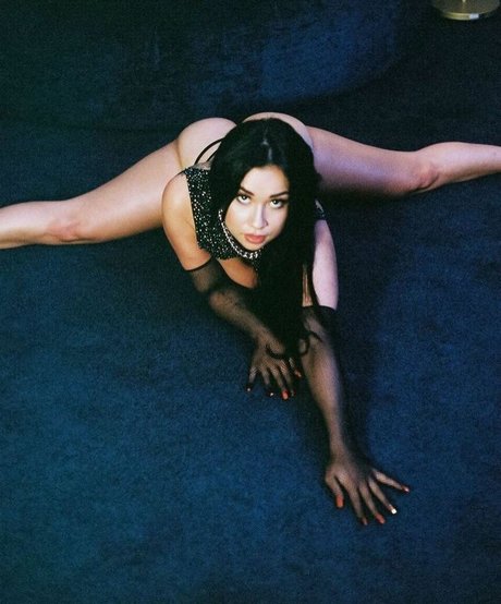 lizzywurst model nudes image