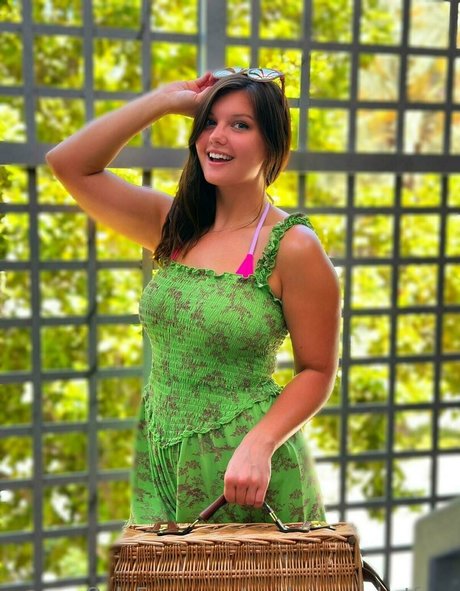 emilyjoneschatfree star nice img