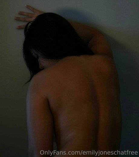 emilyjoneschatfree exclusive model pictures