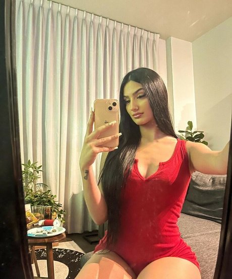 curvy teen onlyfans top picture