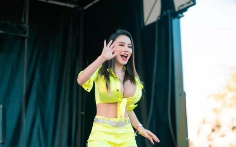 famous nude onlyfans hot xxx picture