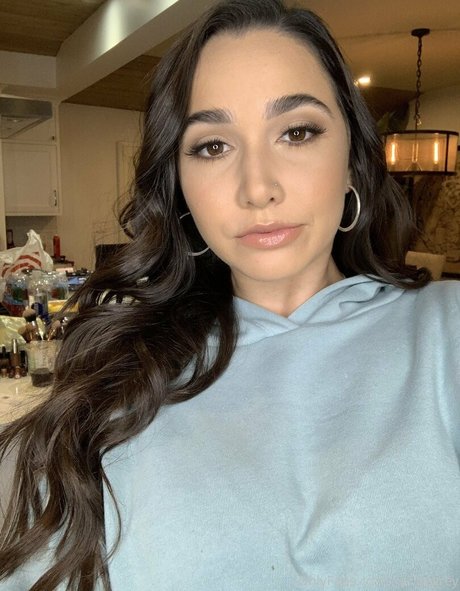 karleegrey star perfect pictures