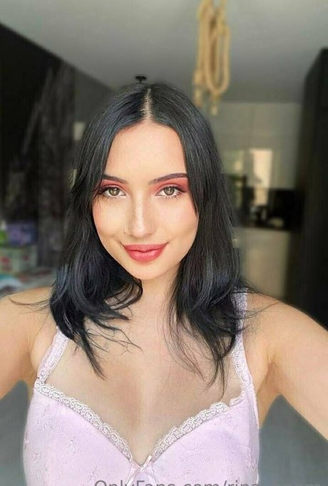 busty mom onlyfans pornos image