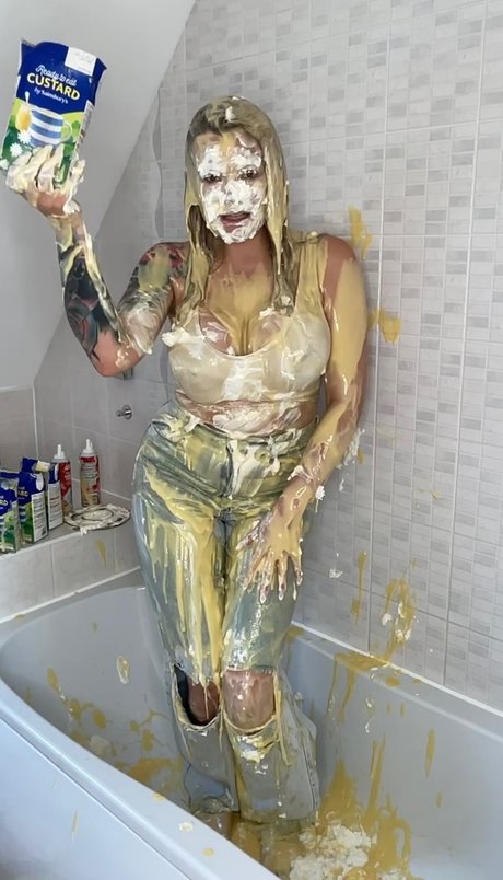 Charley Atwell WAM hot star pictures