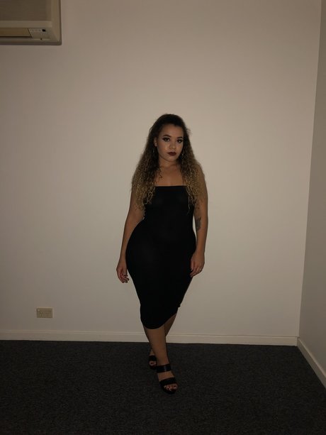 Amalia sexy actress img