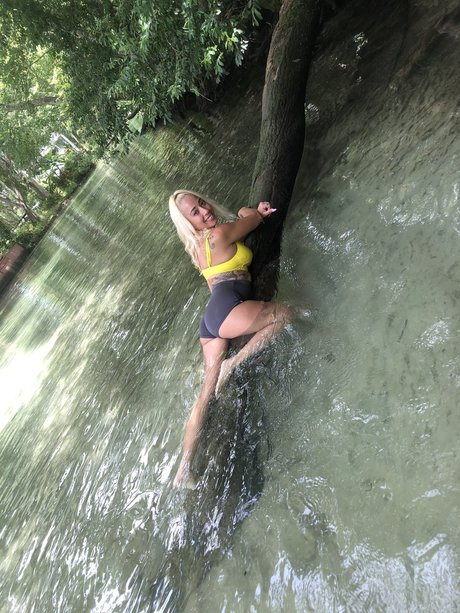 Valerie Rosario star exclusive picture