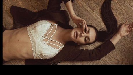 Alexa Fire_ naked actress pic