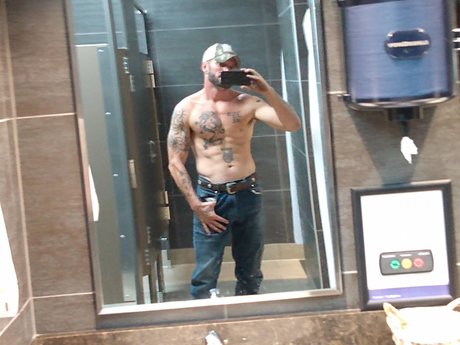 Donald Irelan model pretty picture