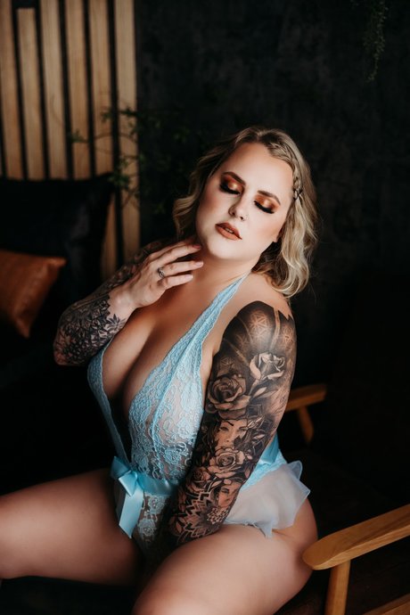 Kay G model adult image