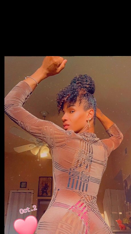 HugeDream pornstar exclusive images