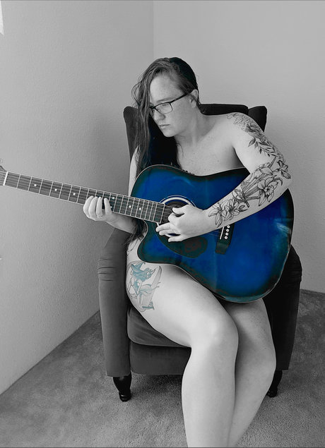 Alice May pornstar nice photo