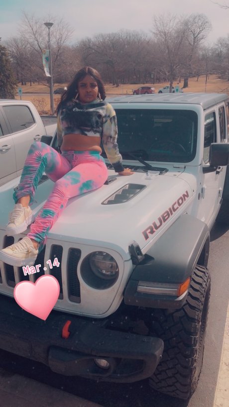 Adoreeluce star porn archive