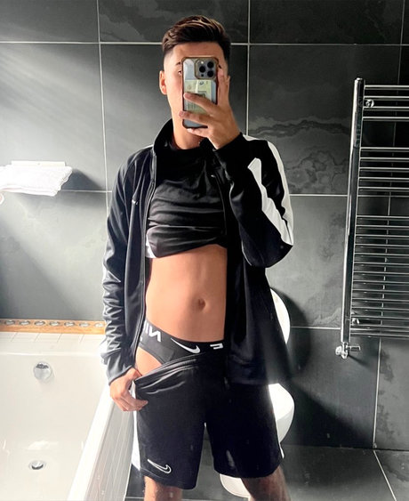 FindomKai xxx model picture