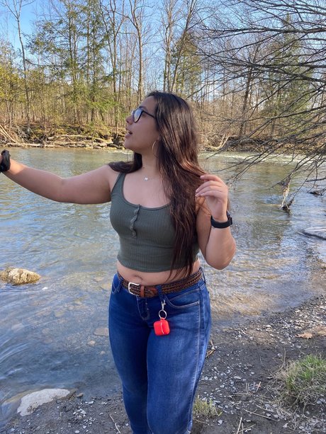 Your Online Girlfriend model hd gallery